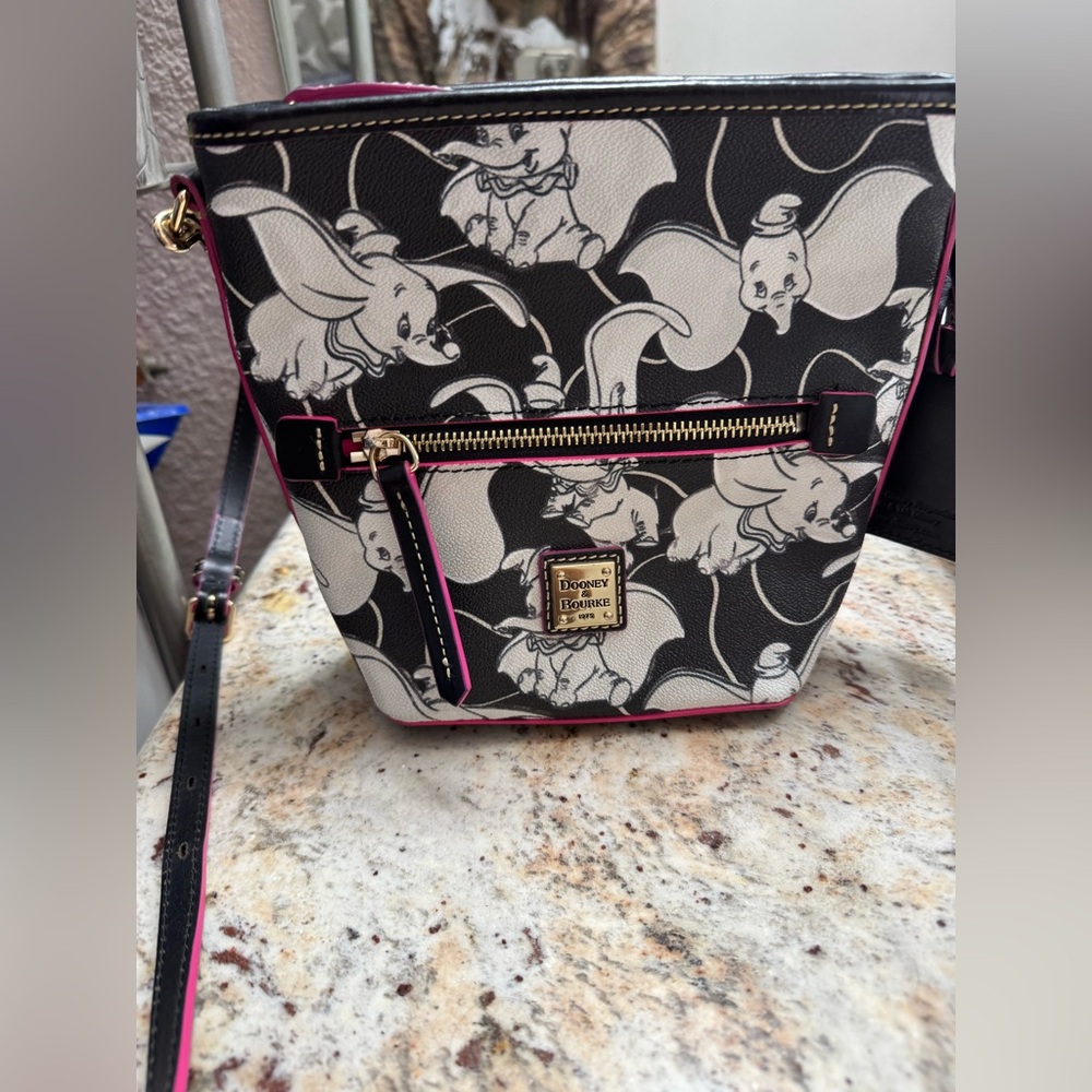 Disney Parks Dooney & Bourke Dumbo The Flying Elephant Crossbody Bag Handbag - Picture 1 of 12